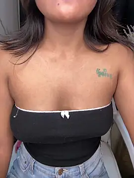 Snapshot of LeisyXO chatting on 01/09/25, 01:18 LeisyXO online show from 01/09/25, 01:18