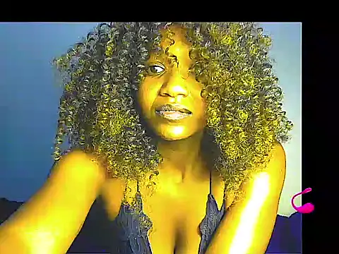 Snapshot of lilylovexx chatting on 04/17/26, 04:32 lilylovexx online show from 04/17/26, 04:32
