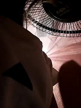 trieungoclnt online show from 10/30/25, 06:19