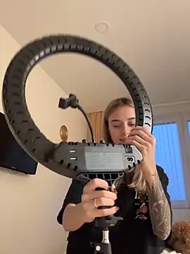 Snapshot of enjoy_my_beauty chatting on 12/05/25, 06:33 enjoy my beauty online show from 12/05/25, 06:33