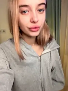 Snapshot of enjoy_my_beauty chatting on 01/09/26, 06:38 enjoy my beauty online show from 01/09/26, 06:38