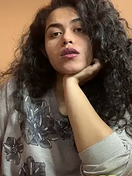 Snapshot of Curvydesifromgermany chatting on 12/20/24, 03:42 Curvydesifromgermany online show from 12/20/24, 03:42