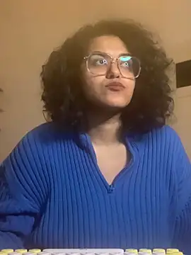 Snapshot of Curvydesifromgermany chatting on 01/28/25, 06:17 Curvydesifromgermany online show from 01/28/25, 06:17