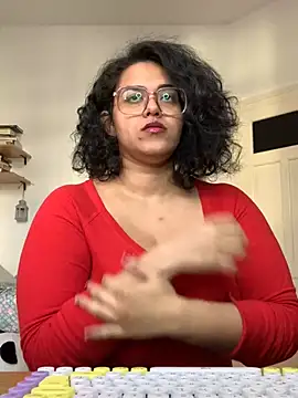 Snapshot of Curvydesifromgermany chatting on 03/20/25, 02:42 Curvydesifromgermany online show from 03/20/25, 02:42