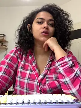 Snapshot of Curvydesifromgermany chatting on 09/18/25, 10:39 Curvydesifromgermany online show from 09/18/25, 10:39