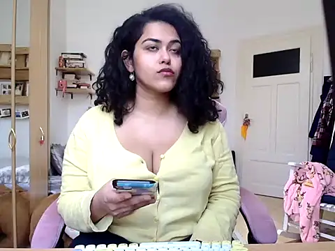 Snapshot of Curvydesifromgermany chatting on 03/02/26, 10:44 Curvydesifromgermany online show from 03/02/26, 10:44