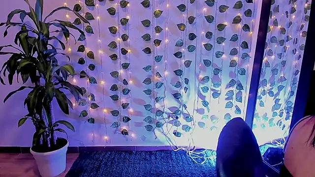 mariiana-diaz online show from 02/12/25, 03:49