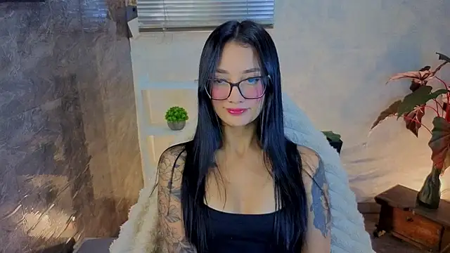 mariiana-diaz online show from 05/06/26, 03:28