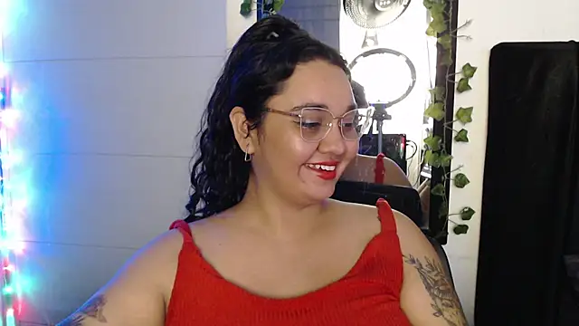 Snapshot of Alezapark chatting on 06/19/26, 10:35 Alezapark online show from 06/19/26, 10:35