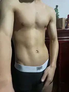 Snapshot of Mrtzz_ chatting on 12/22/24, 10:58 Mrtzz  online show from 12/22/24, 10:58