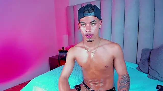 Snapshot of Ken-boy_ chatting on 02/13/25, 07:03 Ken-boy online show from 02/13/25, 07:03