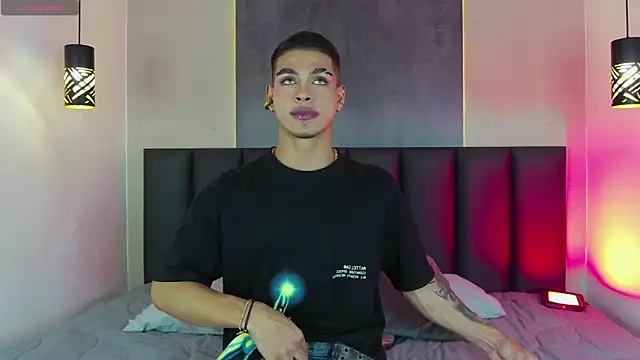 Snapshot of Ken-boy_ chatting on 02/28/25, 02:42 Ken-boy online show from 02/28/25, 02:42