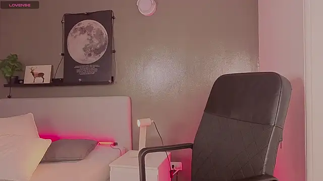 Snapshot of Ken-boy_ chatting on 10/16/25, 11:55 Ken-boy online show from 10/16/25, 11:55