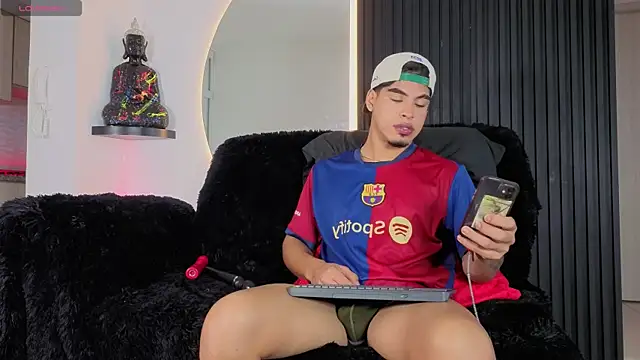 Snapshot of Ken-boy_ chatting on 01/09/26, 08:32 Ken-boy online show from 01/09/26, 08:32