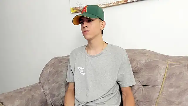 Snapshot of Dei_v_48 chatting on 01/15/25, 07:34 Dei v 48 online show from 01/15/25, 07:34