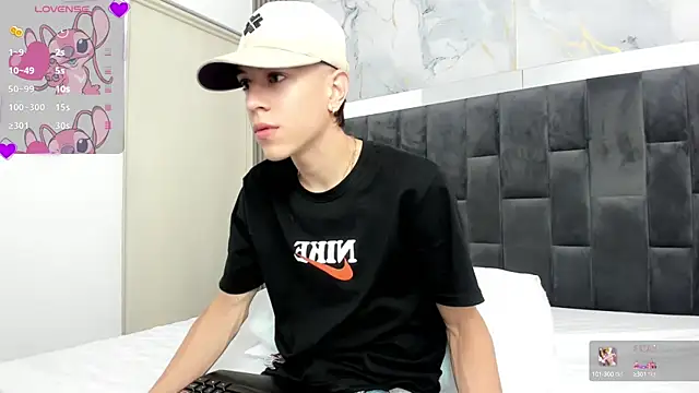 Snapshot of Dei_v_48 chatting on 02/09/25, 07:52 Dei v 48 online show from 02/09/25, 07:52