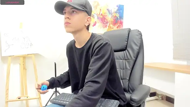 Snapshot of Dei_v_48 chatting on 02/18/25, 08:03 Dei v 48 online show from 02/18/25, 08:03