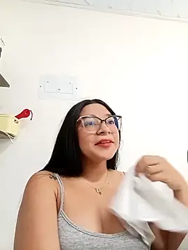 -VICKKY online show from 09/13/25, 01:44