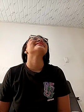 -VICKKY online show from 11/01/25, 02:41