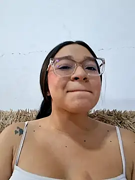 -VICKKY online show from 05/13/26, 01:41