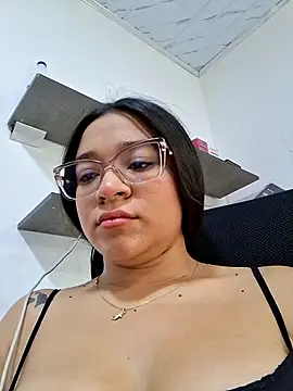 -VICKKY online show from 06/15/26, 02:30