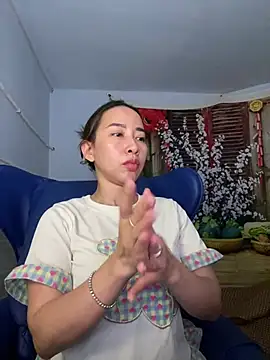 Snapshot of Cherry_6969 chatting on 02/10/25, 01:22 Cherry 6969 online show from 02/10/25, 01:22