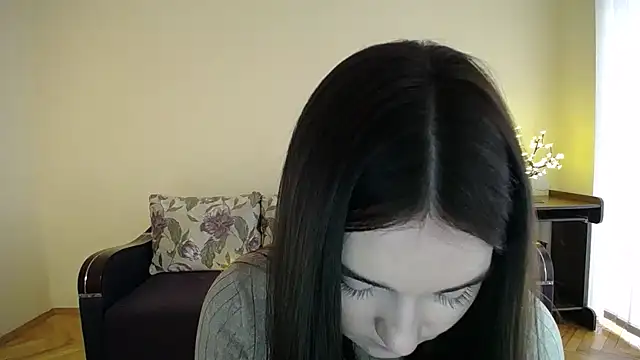 Snapshot of Pretty_shy chatting on 01/13/25, 08:58 Pretty shy online show from 01/13/25, 08:58