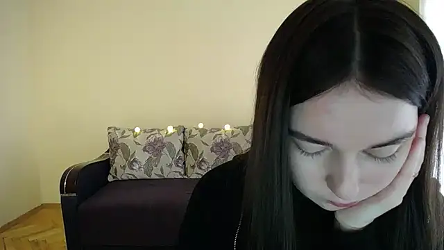 Snapshot of Pretty_shy chatting on 01/21/25, 11:56 Pretty shy online show from 01/21/25, 11:56