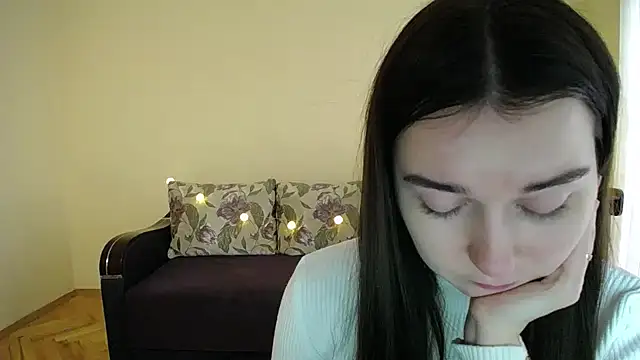 Snapshot of Pretty_shy chatting on 01/28/25, 12:11 Pretty shy online show from 01/28/25, 12:11