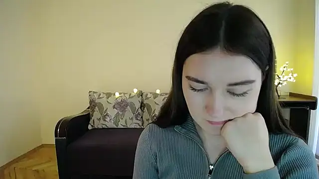 Snapshot of Pretty_shy chatting on 01/31/25, 12:40 Pretty shy online show from 01/31/25, 12:40
