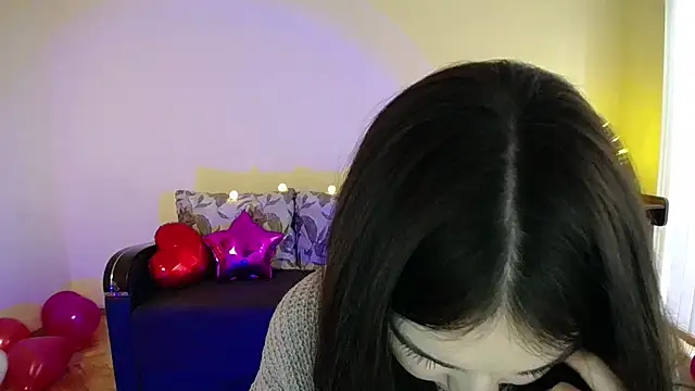 Snapshot of Pretty_shy chatting on 02/10/25, 12:08 Pretty shy online show from 02/10/25, 12:08