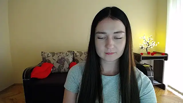 Snapshot of Pretty_shy chatting on 07/20/26, 10:39 Pretty shy online show from 07/20/26, 10:39