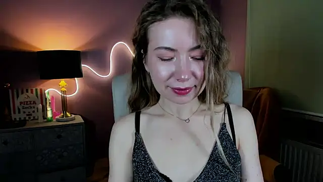 Mia Tasty online show from 11/02/25, 03:03