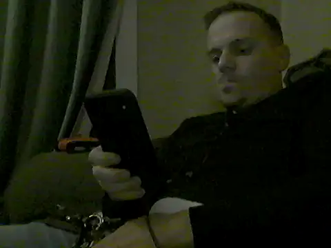 Snapshot of Rollinhard6969 chatting on 01/19/25, 04:01 Rollinhard6969 online show from 01/19/25, 04:01