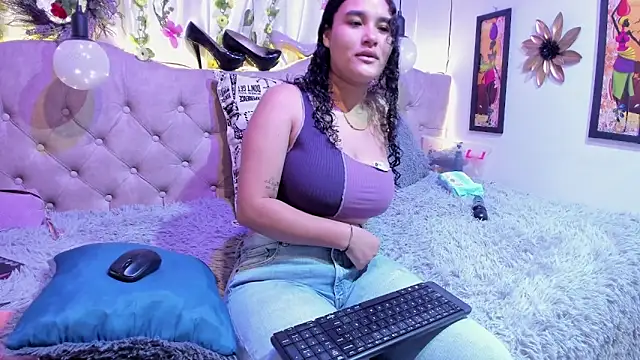 Snapshot of Chanelle_ chatting on 03/20/25, 01:04 Chanelle online show from 03/20/25, 01:04