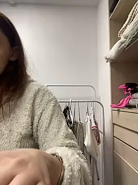 Snapshot of AnaWest chatting on 09/22/25, 06:15 AnaWest online show from 09/22/25, 06:15