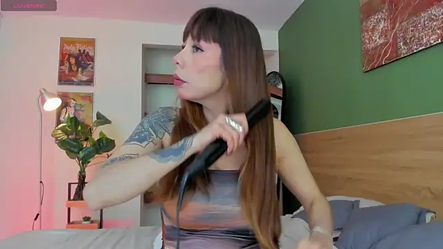 Snapshot of iriiina_veneno chatting on 04/02/26, 04:26 iriiina veneno online show from 04/02/26, 04:26