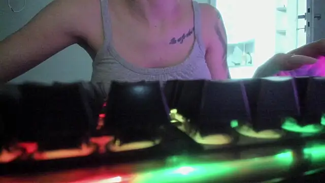 Emmapmg online show from 12/14/25, 07:18