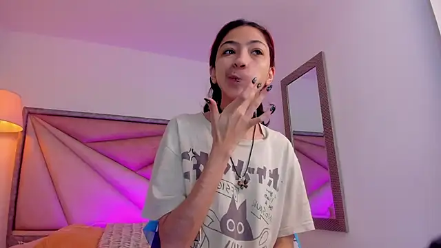 BonnieCute  online show from 11/12/25, 11:36