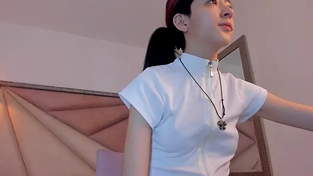 BonnieCute  online show from 11/17/25, 10:37