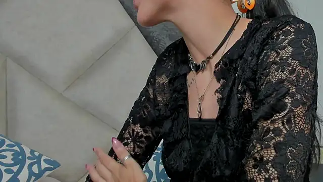 BonnieCute  online show from 06/18/26, 12:00
