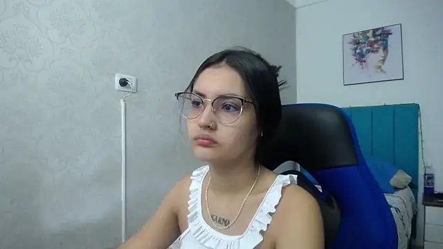 Snapshot of antonella_sweetlittle chatting on 01/17/25, 12:21 antonella sweetlittle online show from 01/17/25, 12:21