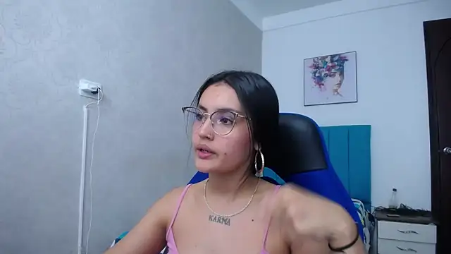 Snapshot of antonella_sweetlittle chatting on 01/26/25, 06:06 antonella sweetlittle online show from 01/26/25, 06:06