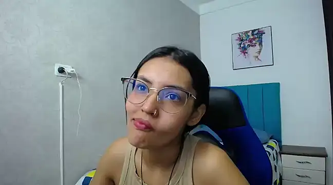 Snapshot of antonella_sweetlittle chatting on 02/18/25, 12:49 antonella sweetlittle online show from 02/18/25, 12:49