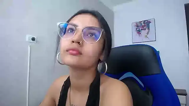 Snapshot of antonella_sweetlittle chatting on 02/20/25, 12:25 antonella sweetlittle online show from 02/20/25, 12:25