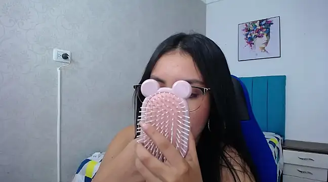 Snapshot of antonella_sweetlittle chatting on 02/20/25, 06:46 antonella sweetlittle online show from 02/20/25, 06:46