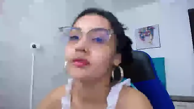 Snapshot of antonella_sweetlittle chatting on 02/27/25, 12:23 antonella sweetlittle online show from 02/27/25, 12:23