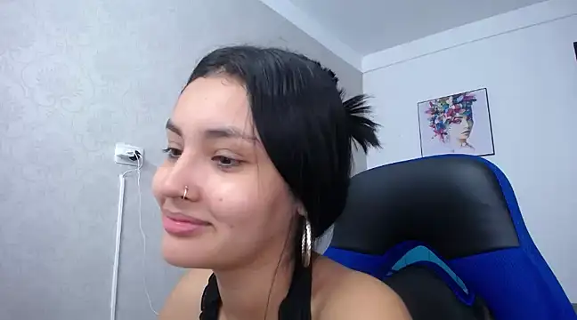 Snapshot of antonella_sweetlittle chatting on 03/06/25, 12:30 antonella sweetlittle online show from 03/06/25, 12:30