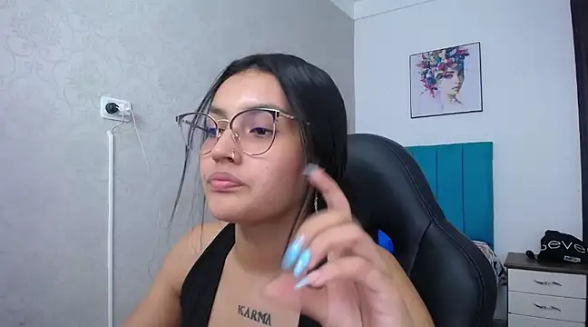 Snapshot of antonella_sweetlittle chatting on 03/18/25, 06:48 antonella sweetlittle online show from 03/18/25, 06:48