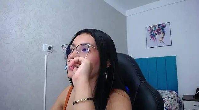 Snapshot of antonella_sweetlittle chatting on 03/21/25, 06:40 antonella sweetlittle online show from 03/21/25, 06:40